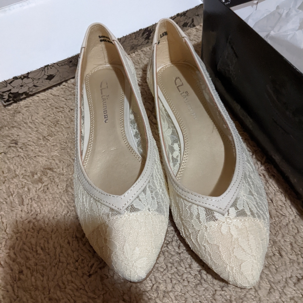 New lace shoes 5.5